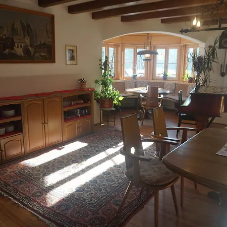 Haus Sonnenblick بيت ضيافة *